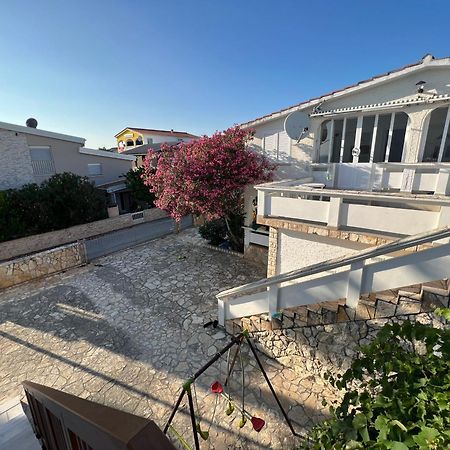 Apartamento Emko Apartmens Vir Exterior foto